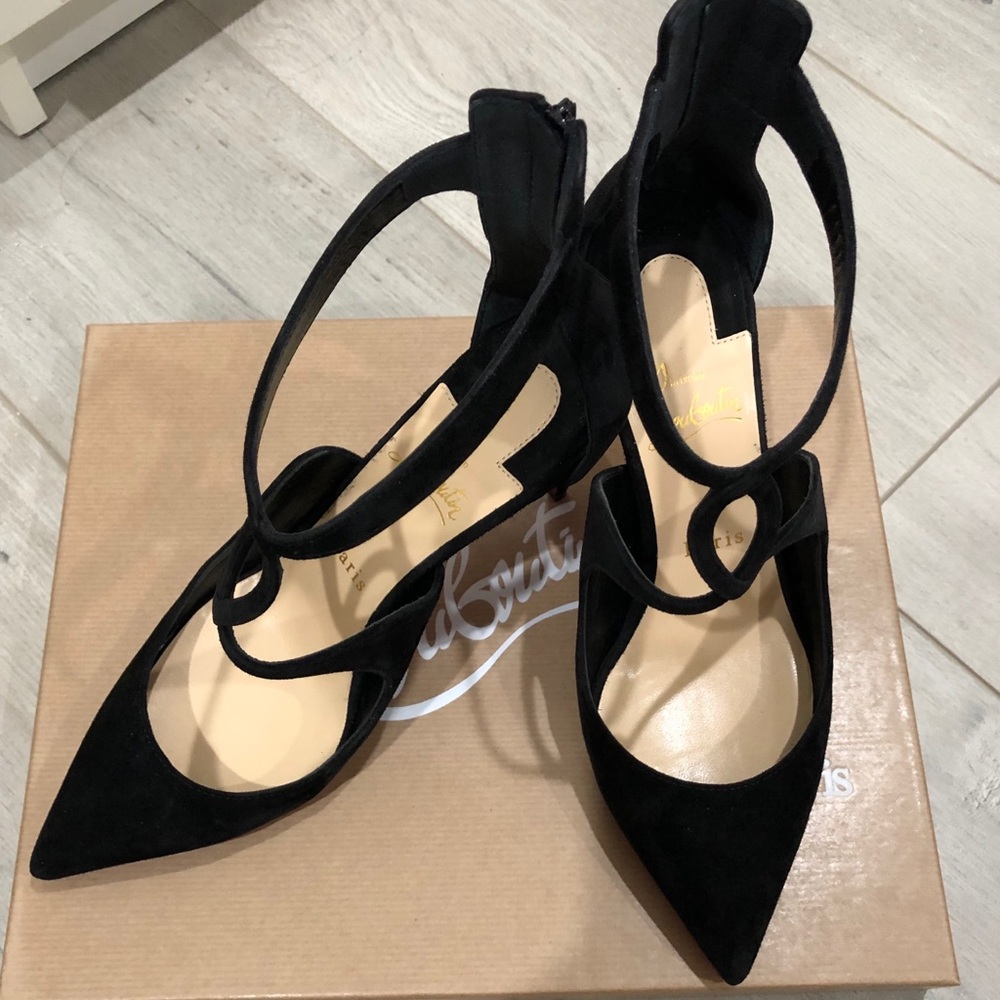 BNIB Christian Louboutin suede heels
